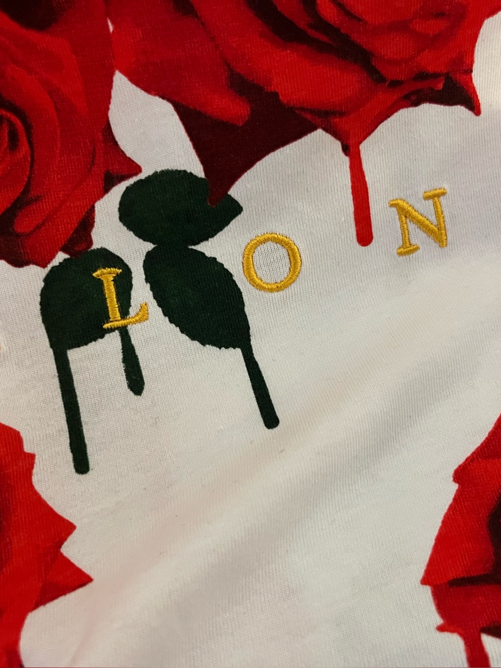 💢 2 FOR $14 💢Rue 21 Bleeding Roses Top - Picture 5 of 7